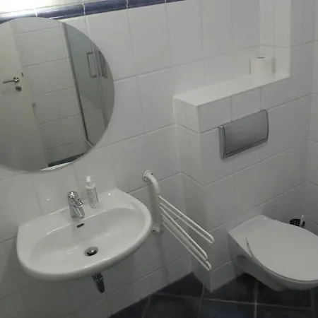 Einliegerwohnung Mit Wintergarten Kleinmachnow Esterno foto