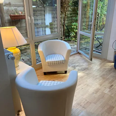 Einliegerwohnung Mit Wintergarten Kleinmachnow Esterno foto
